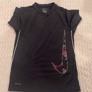 Boys Nike dri fit tee